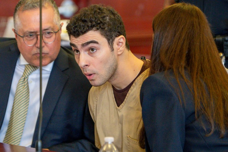 Luigi Mangione, accused of fatally shooting UnitedHealthcare CEO Brian Thompson, appears in Manhattan state court in New York, Tuesday, Sept. 16, 2025.