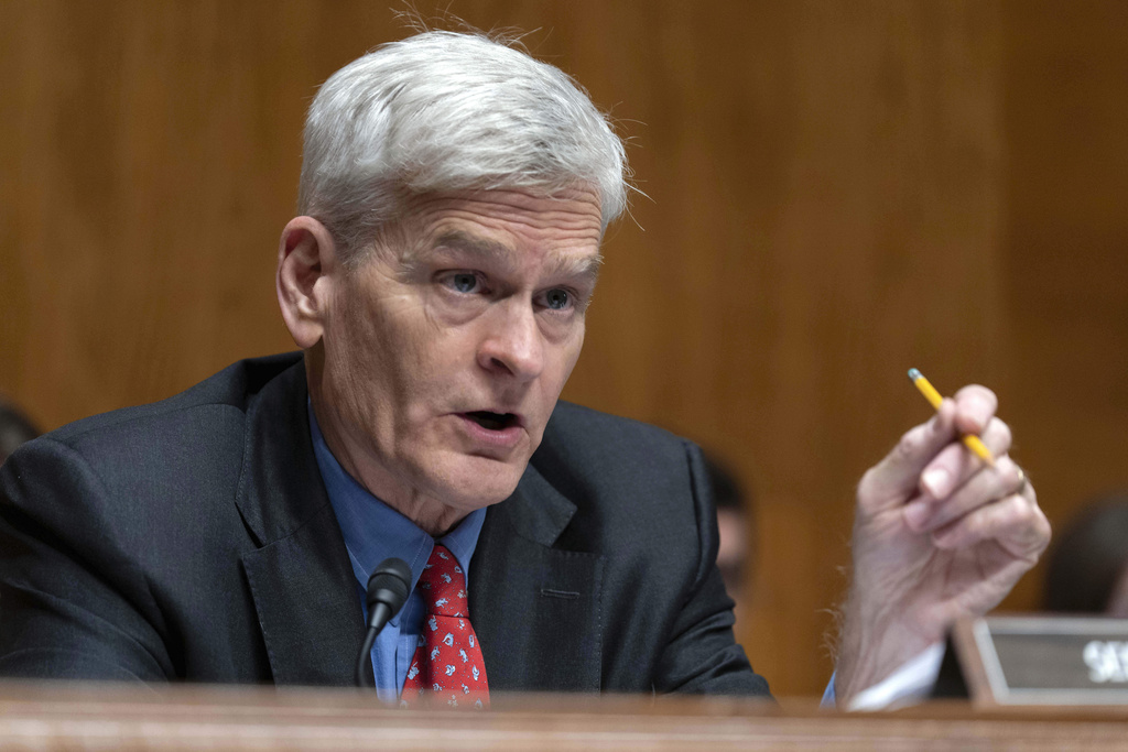 Cassidy asks HHS for new data to support claims tying Tylenol to autism