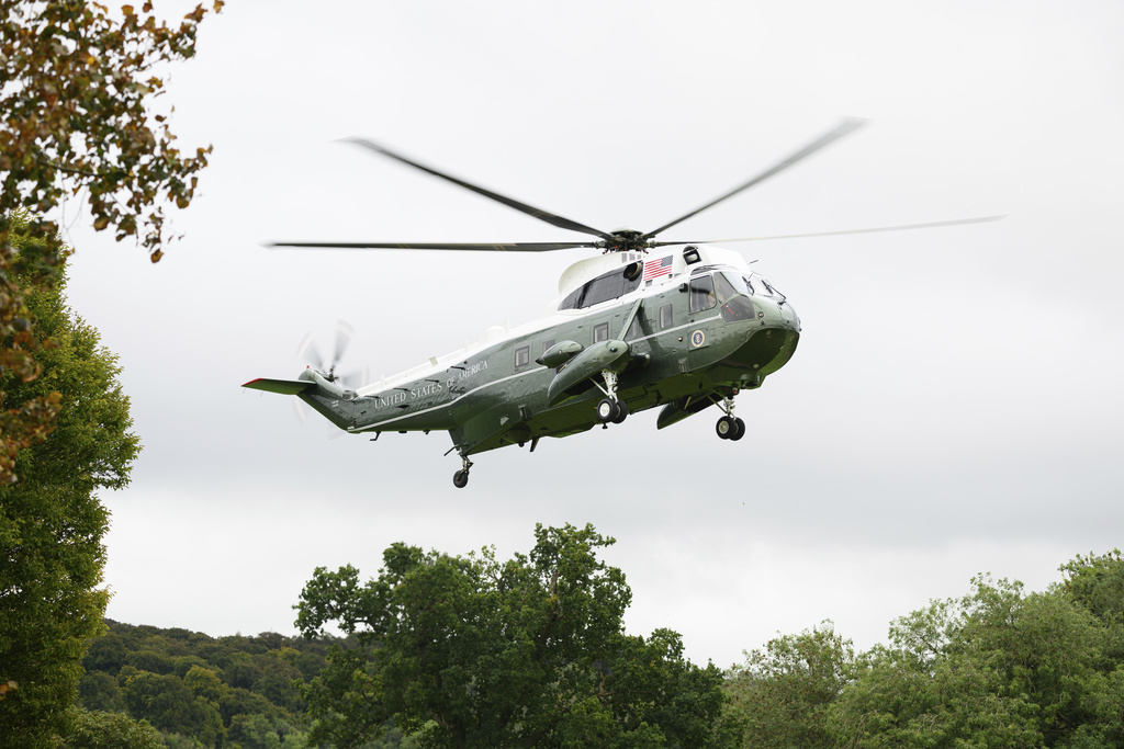Trump’s helicopter makes emergency landing in England due to ‘hydraulic issue’