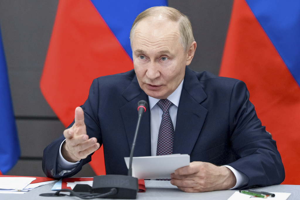 Russia launches a large-scale attack on Ukraine, killing 3 and wounding dozens