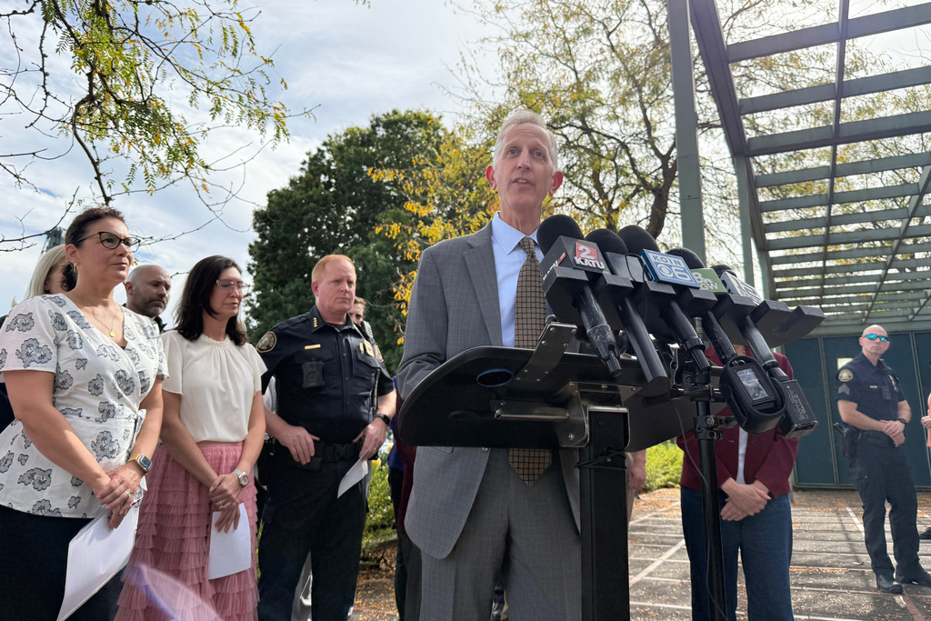 WATCH LIVE: Portland Mayor holds press conference with other mayors