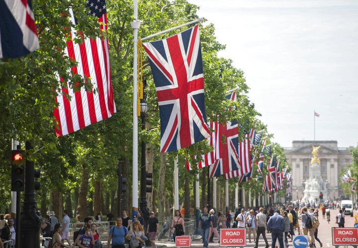 National flags of Britain and America line the Mall thoroughfare in London leading to the gilded Queen Victoria Monument standing in front of Buckingham Palace in background, Sunday June 2, 2019, ahead of a State Visit to the U.K. by President Donald Trump. (David Mirzoeff/PA via AP)