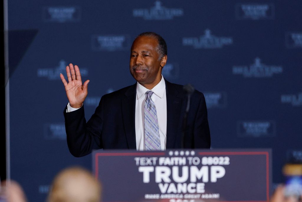 Trump to award Ben Carson with Presidential Medal of Freedom
