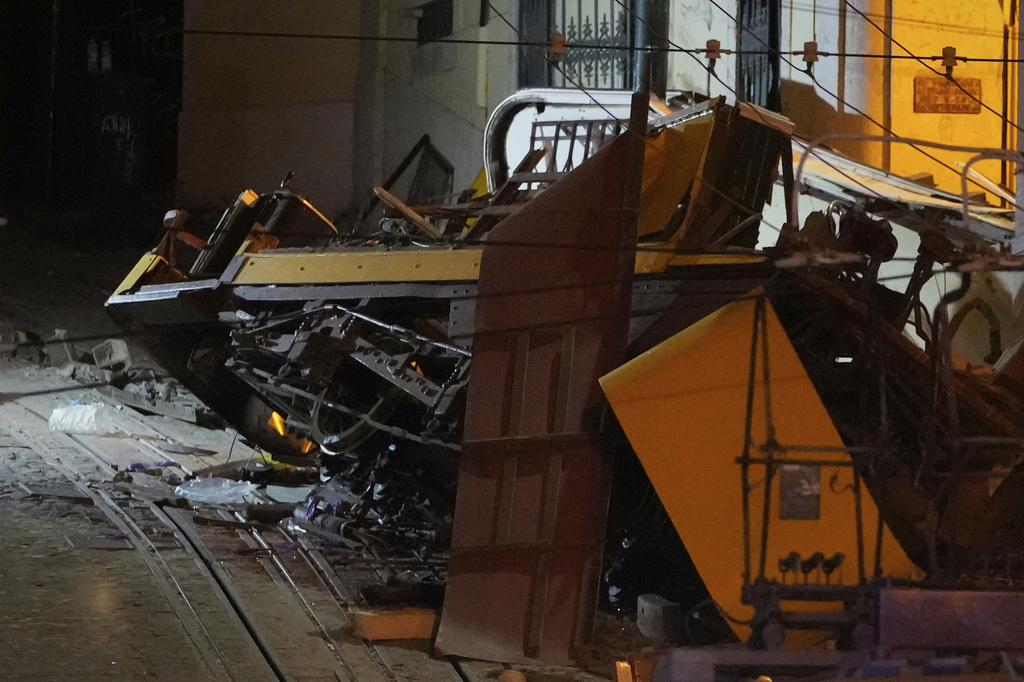 At least 15 dead after streetcar derails in Portuguese tourist hotspot