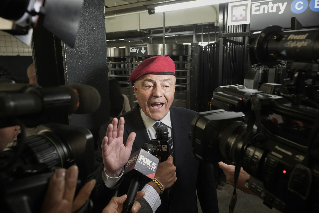 NYC Republican mayoral hopeful Sliwa says Cuomo campaign tried to bribe him to exit race