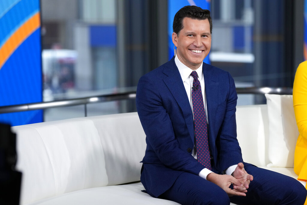 Fox News host Will Cain stops show for prayer and moment of silence after Charlie Kirk shot