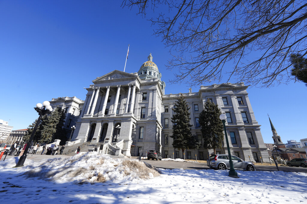 Colorado unemployment rate trending down