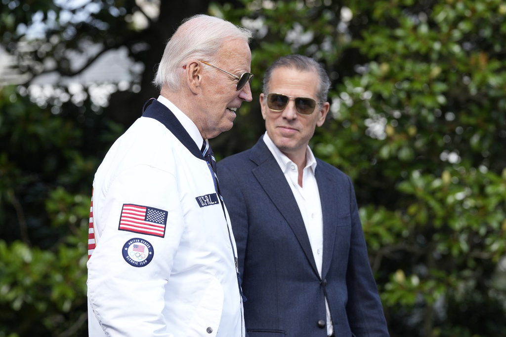 Hunter Biden says he almost ‘jumped on the stage’ to confront Obama for leading father offstage