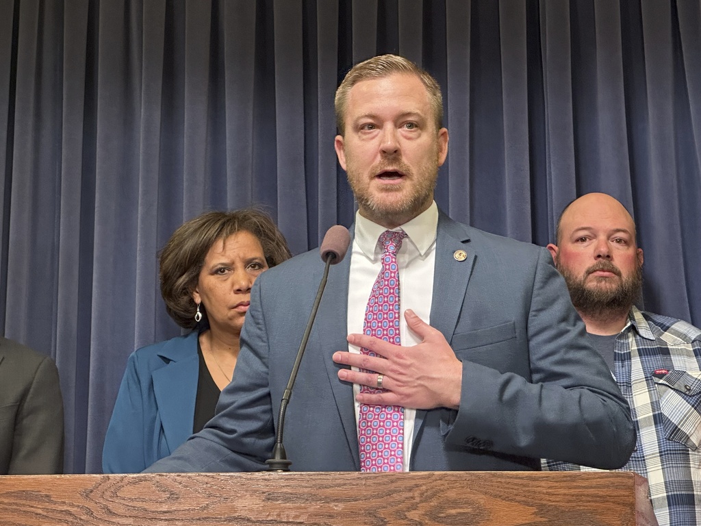 GOP rep, Dem alderman: Sanctuary policies drove immigration enforcement surge