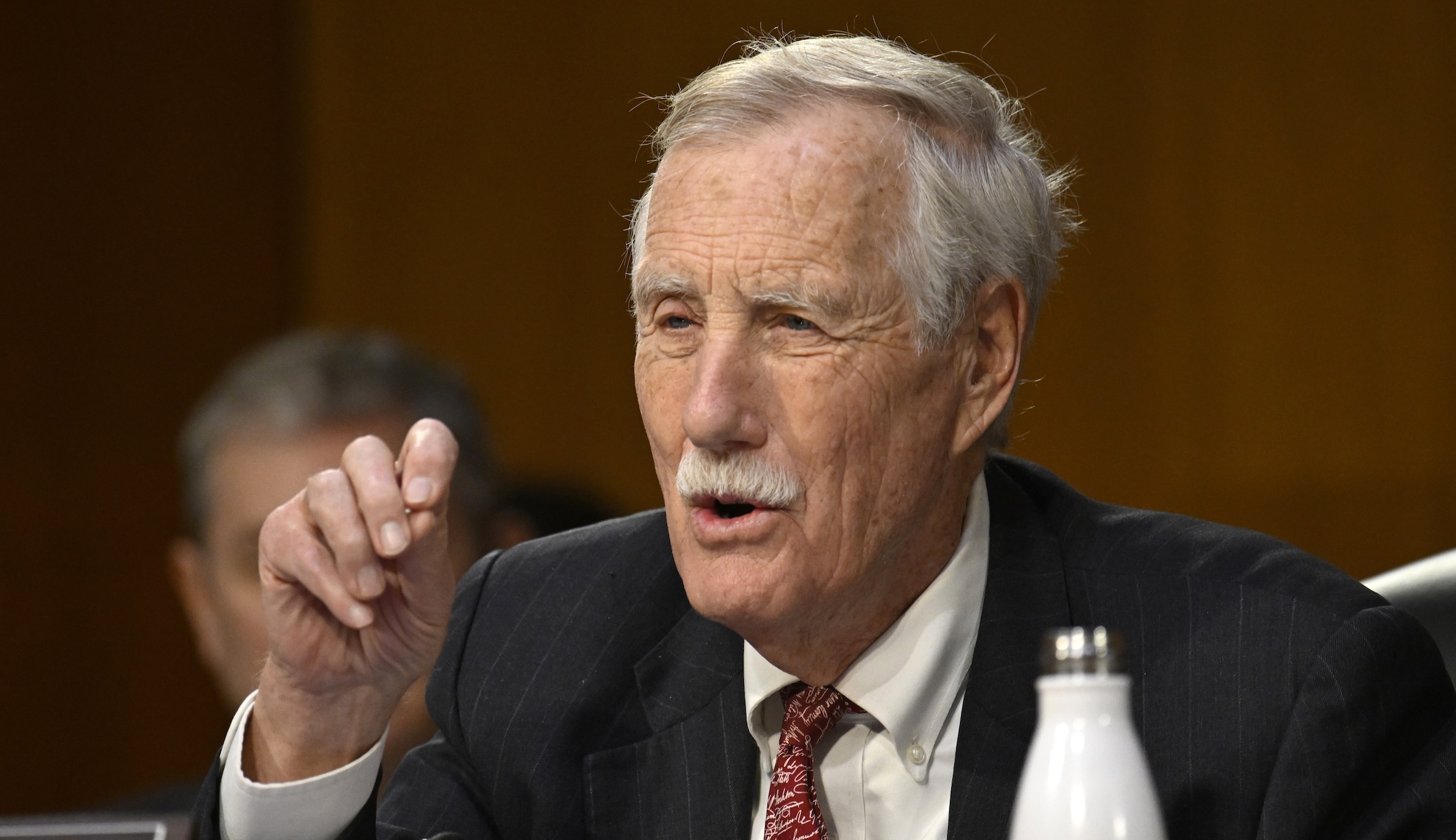 Independent Angus King sticks with Republicans in sixth failed shutdown vote