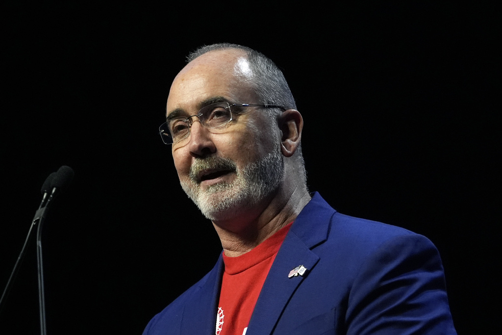 UAW joins unions backing oyster farmer Platner over Mills in Senate race