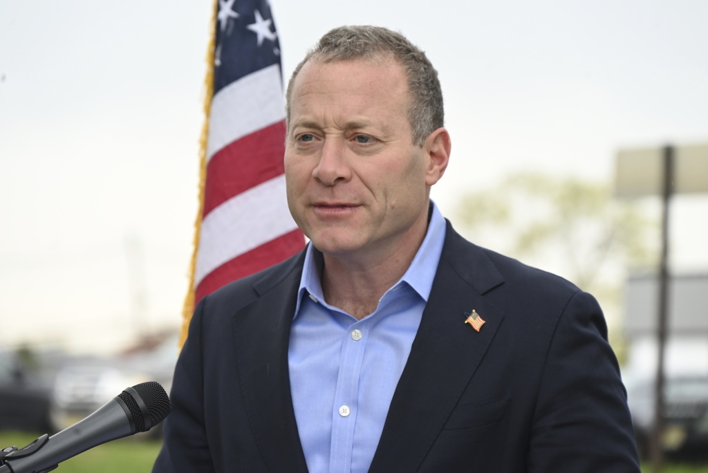 Lawmakers introduce bipartisan Oct. 7 legislation amid Gaza ceasefire talks