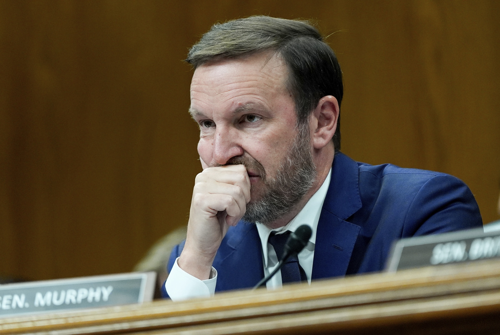 Joe Concha calls for censure of Chris Murphy for blaming Brown University shooting on Trump