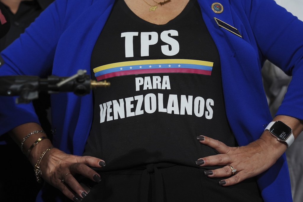Supreme Court again allows Trump administration to end TPS for Venezuelans for now