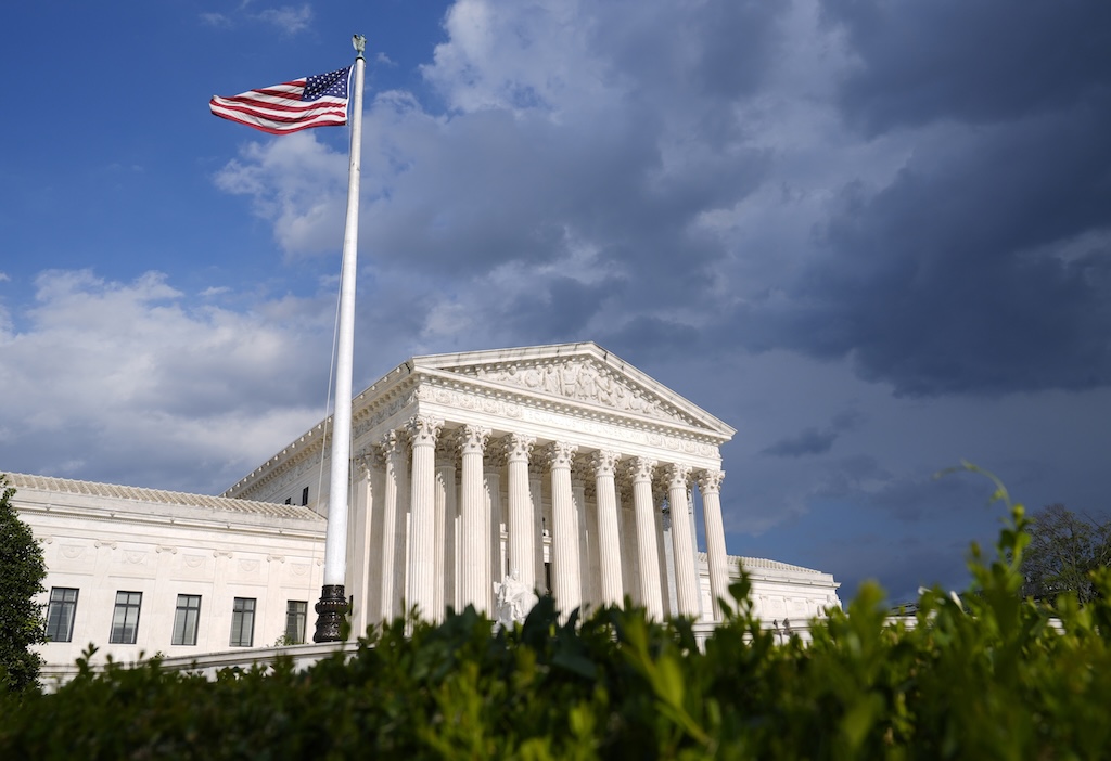 Supreme Court takes up challenge to Hawaii handgun restrictions