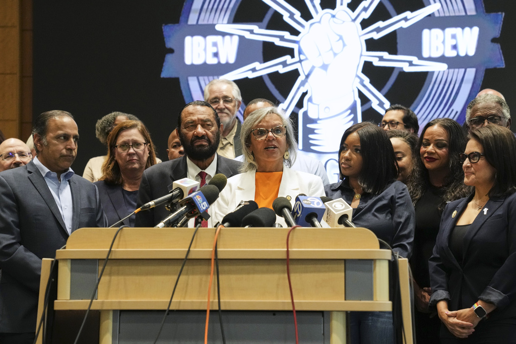 Illinois delegation throws full weight behind redistricting despite hesitancy from black lawmakers