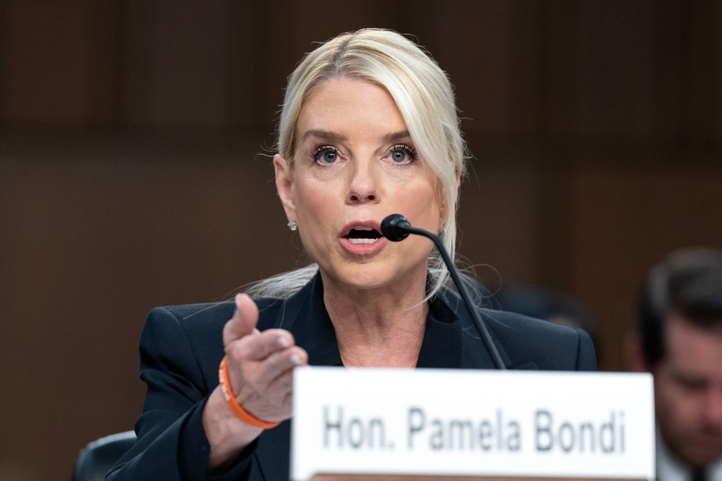 Klobuchar tries to find common ground with Bondi with age restrictions on gun purchases