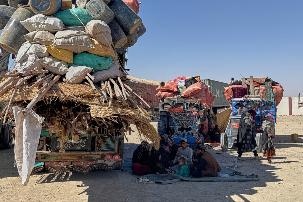 Afghanistan says it has killed 58 Pakistani soldiers in overnight border operations