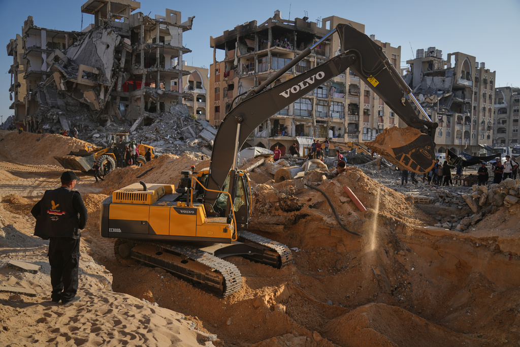 Egypt sends team to Gaza to help Hamas find hostage remains