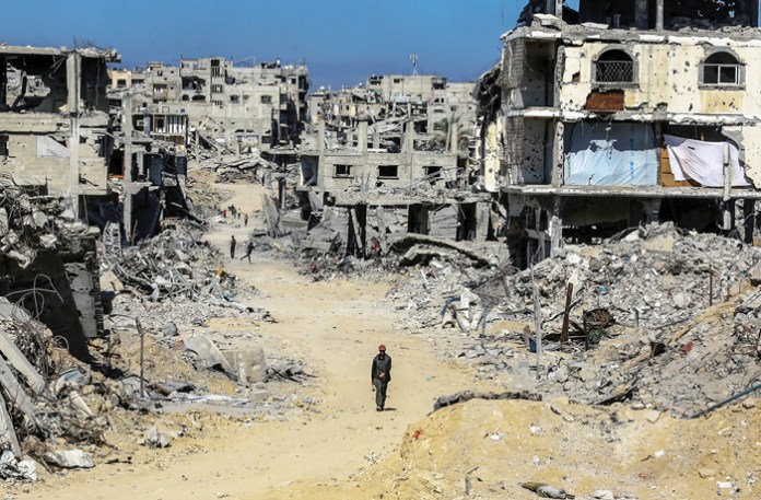 Palestinians in Gaza begin returning to the devastated southern city of Khan Yunis, Oct. 16, 2025. (Abed Rahim Khatib / Anadolu / Getty)