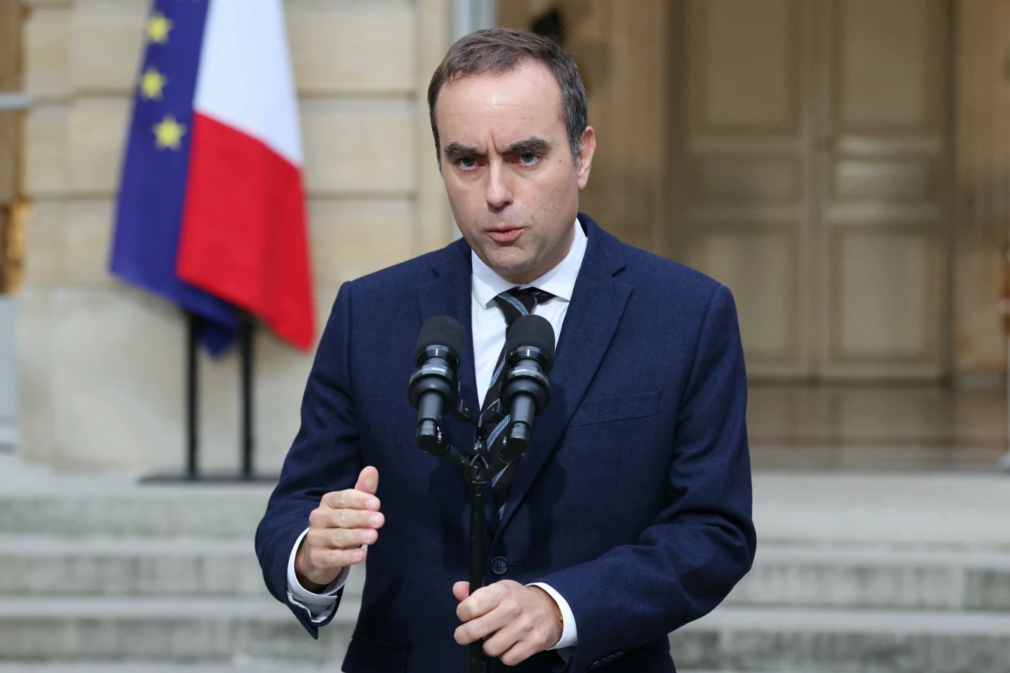 French prime minister resigns after less than four weeks in office