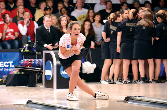 Elise Bolton, PWBA Regional champion and NCAA title winner turned Instagram bowling influencer, during a tournament in 2013. (Getty Images)