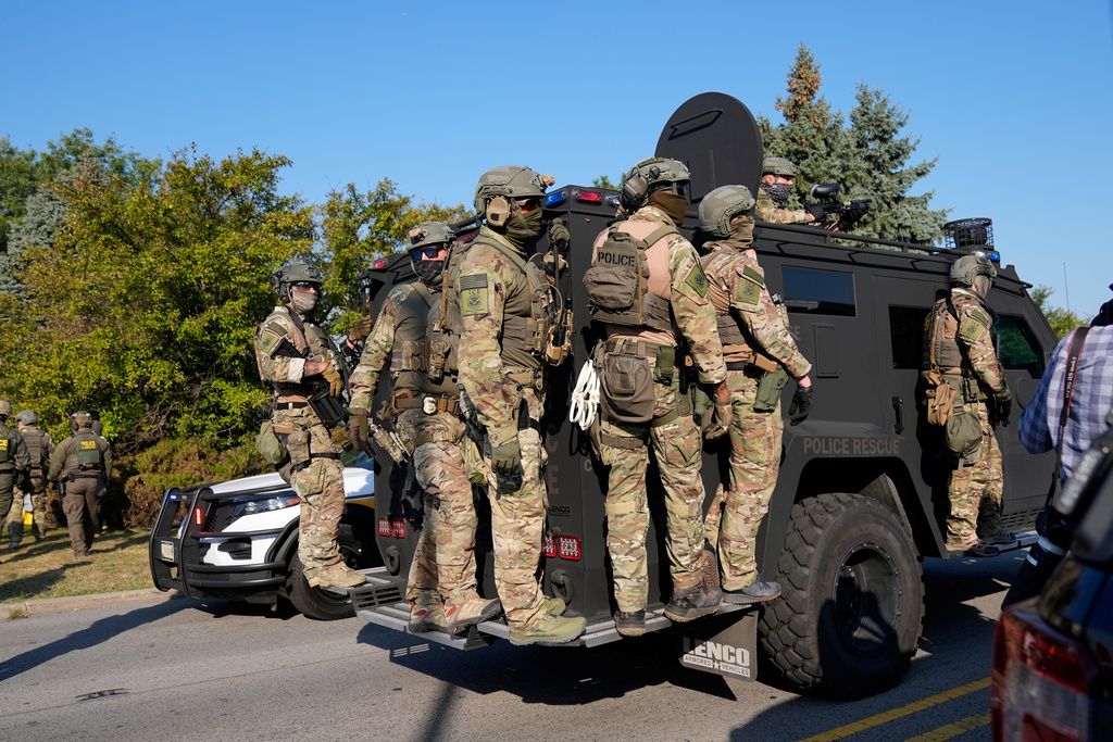 Trump gets partial win in bid to deploy National Guard to Chicago