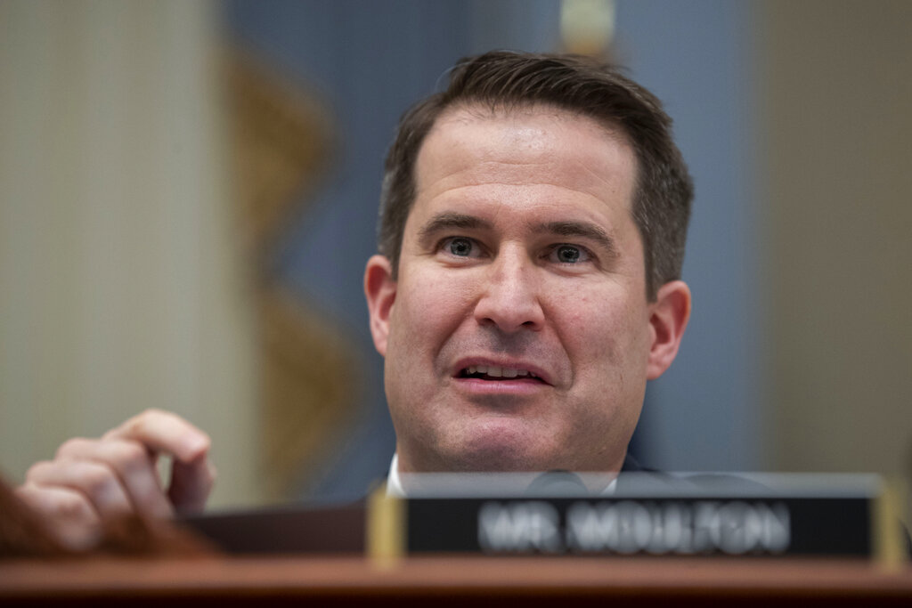 Democrats demand ‘constitutional guardrails’ for US operations in Venezuela after Trump threatens sedition charges