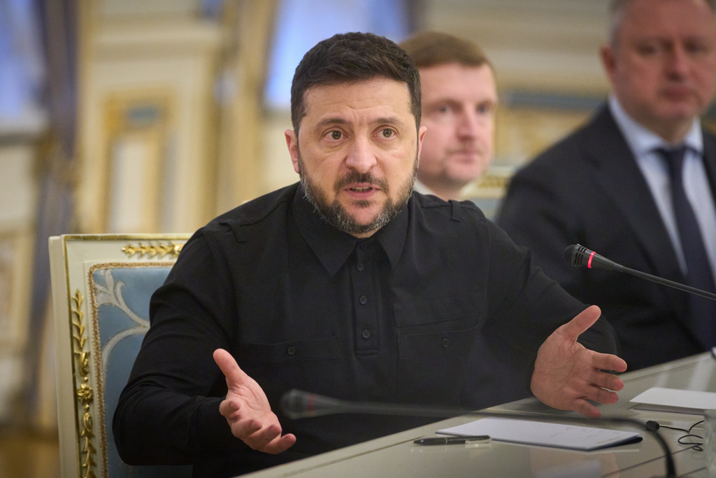 Zelensky offers to forsake NATO membership in return for US ‘Article 5’ security guarantees