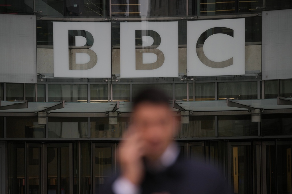 British politicians stand up for BBC amid Trump lawsuit