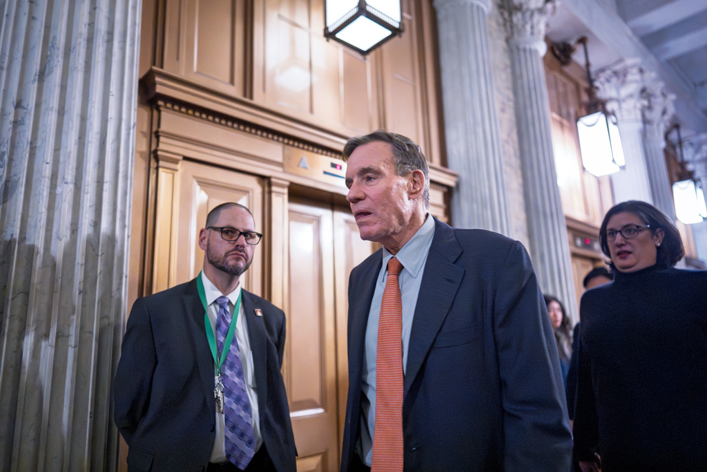 Mark Warner criticizes Russia-Ukraine peace proposal as ‘awful’
