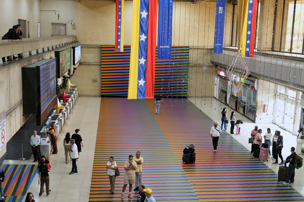 FAA warns airlines flying to Venezuela of ‘potential risk’ as Trump considers strikes against Maduro