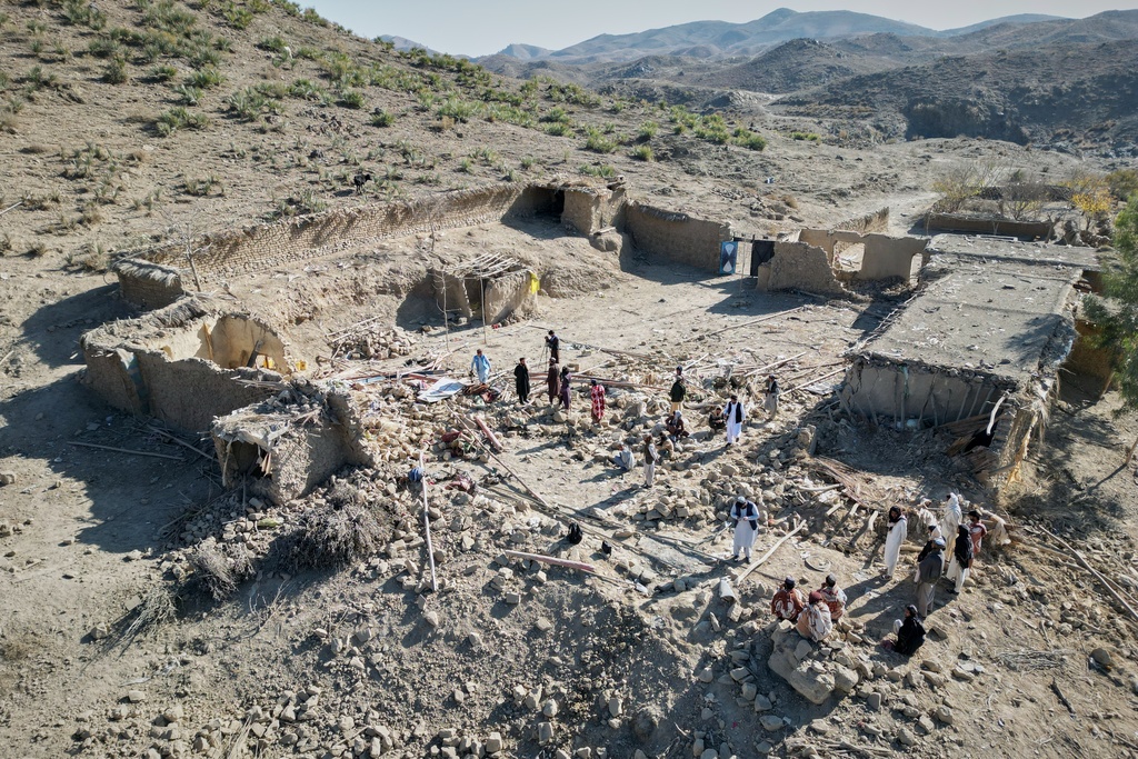 Taliban vows to respond after alleged Pakistani strikes rock Afghanistan overnight