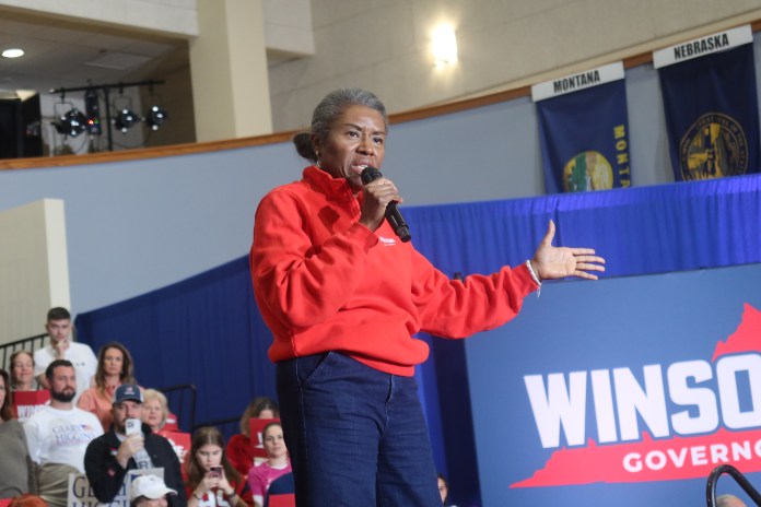 Winsome Earle-Sears campaigns in Purcellville, Virginia on Nov. 1, 2025. (Samantha-Jo Roth, Washington Examiner)