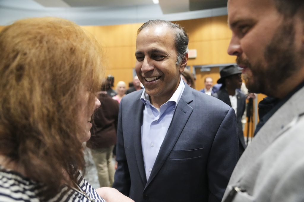 Expert blasts Illinois Congressman’s push to double H-1Bs as ‘tone-deaf’