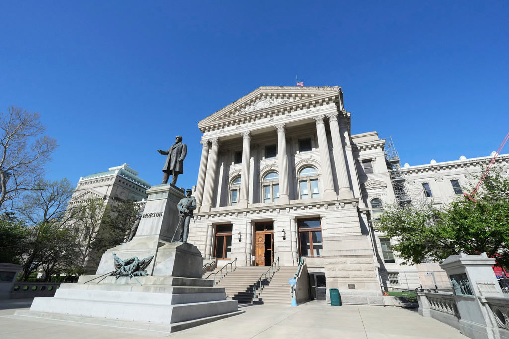 Indiana House Democrats and protesters fail to stop GOP redistricting effort from moving forward