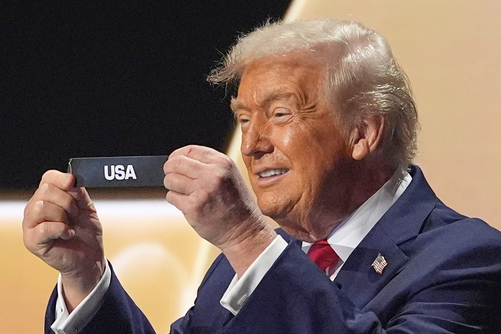 Trump given week of wins and fake scandal: White House Report Card
