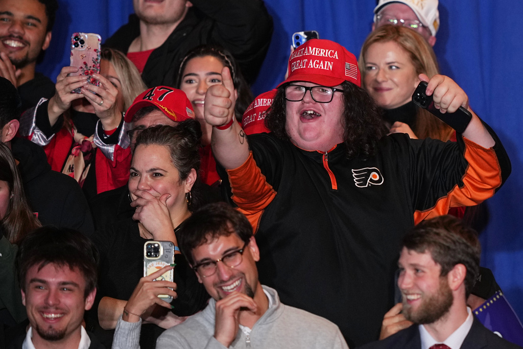 Supporters cheer on President Donald Trump.