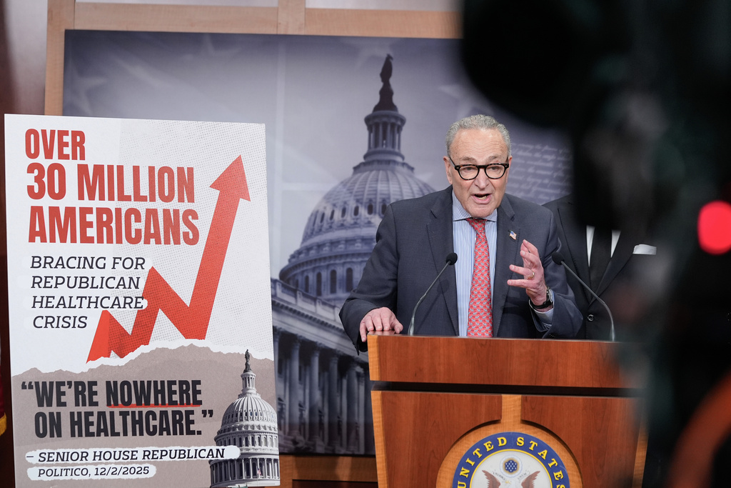 Schumer celebrates Buffalo Bills win before addressing Australia shooting: ‘Go Bills!’