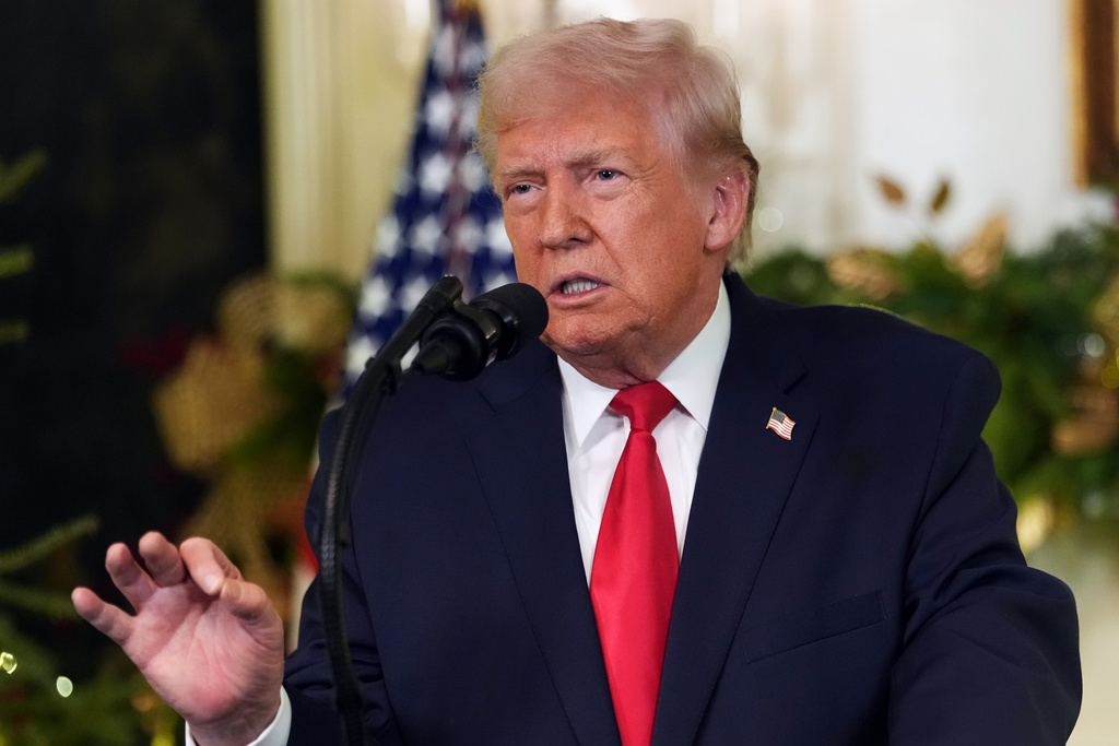 Trump tries to turn economy back on Democrats in preview of 2026 campaign