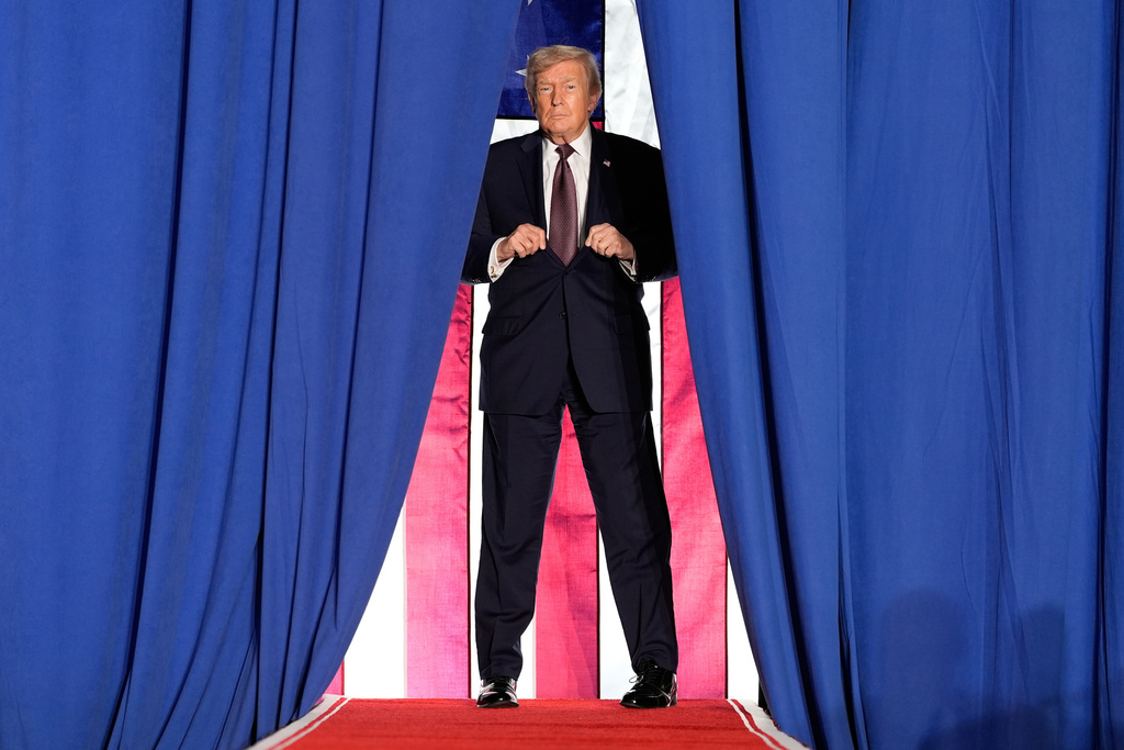 Trump touts record on economy, border, and crime as approval rating continues to slide