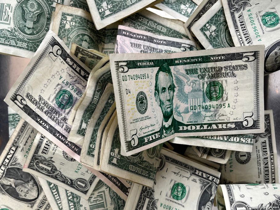 Florida’s minimum wage rising to $15 in 2026