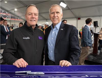 Senator Thom Tillis (R-NC) joined Wolfspeed President and CEO Gregg Lowe in signing ceremonial “last beam” at the Topping Out ceremony for The John Palmour Manufacturing Center for Silicon Carbide.