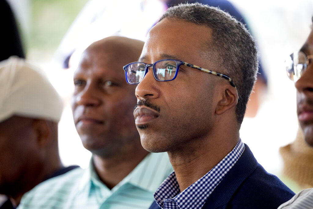 Kenyan McDuffie emphasizes centrist proposals compared to Lewis George’s ‘New York City playbook’