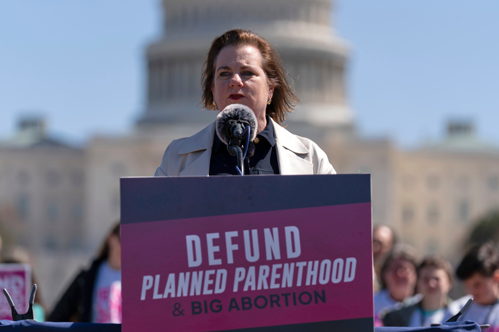 Anti-abortion groups keep pressure on White House after March for Life olive branch