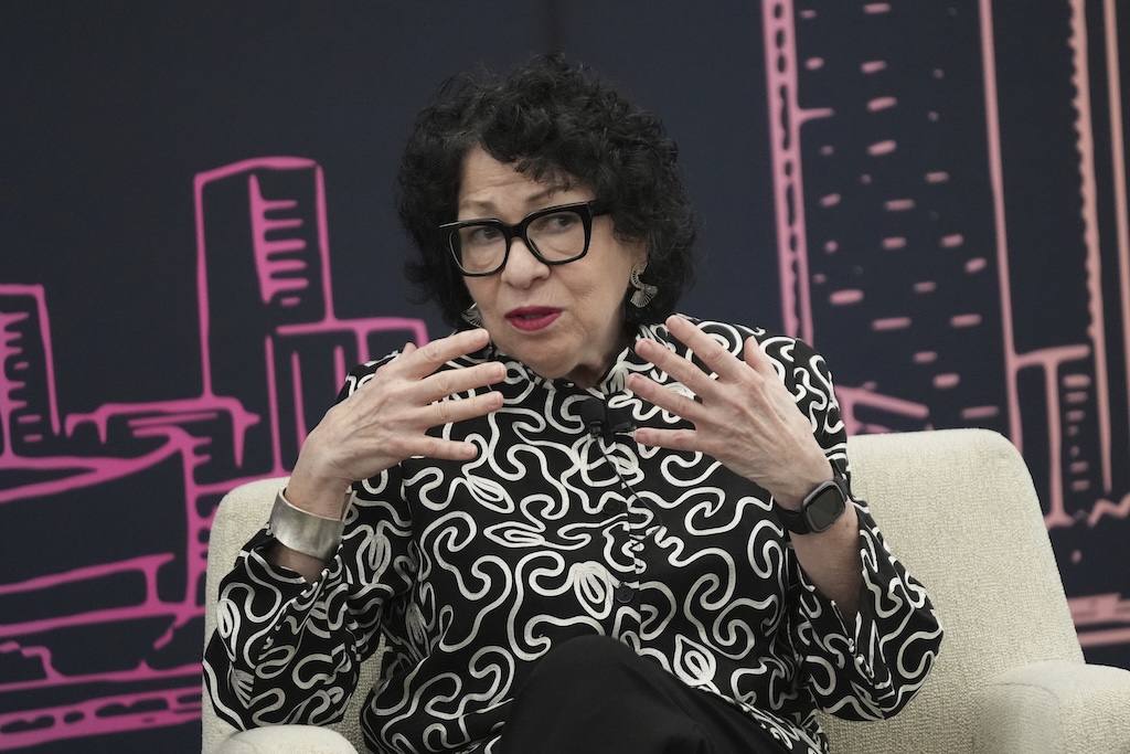 Sotomayor asks why gun owners should have right to enter private property while armed