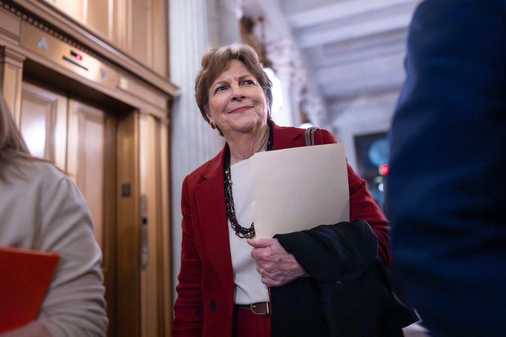 Bipartisan group tries to create strategic mineral reserve to fight back against China
