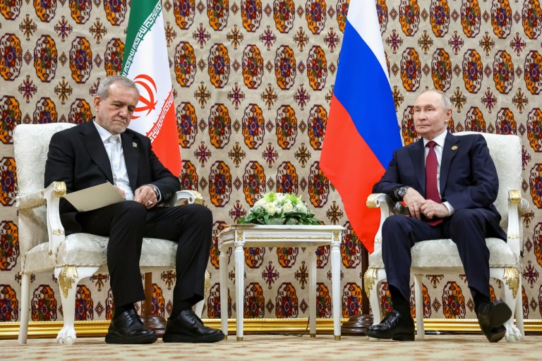 Vladimir Putin meets with Masoud Pezeshkian in Turkmenistan