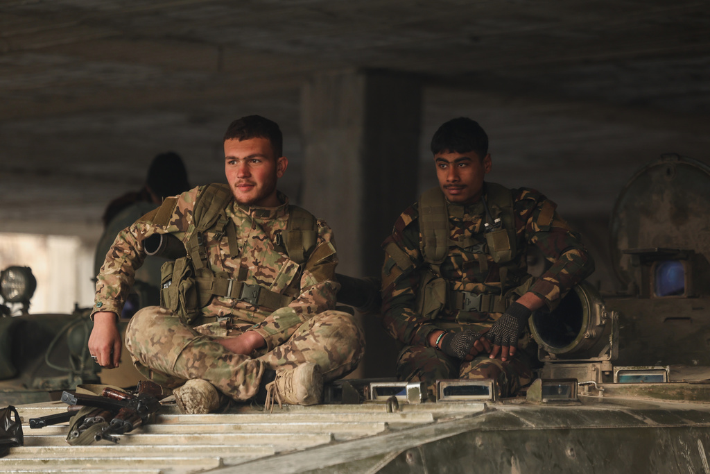 US struggles to rein in Syrian allies as Kurds and government come to blows in Aleppo