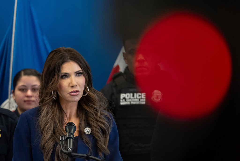 Noem scolds CBS host for naming ICE officer who killed Renee Good: ‘Don’t say his name’